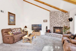 The Bear Meadows Townhome! Walk to Bear Mountain! Big Bear Lake